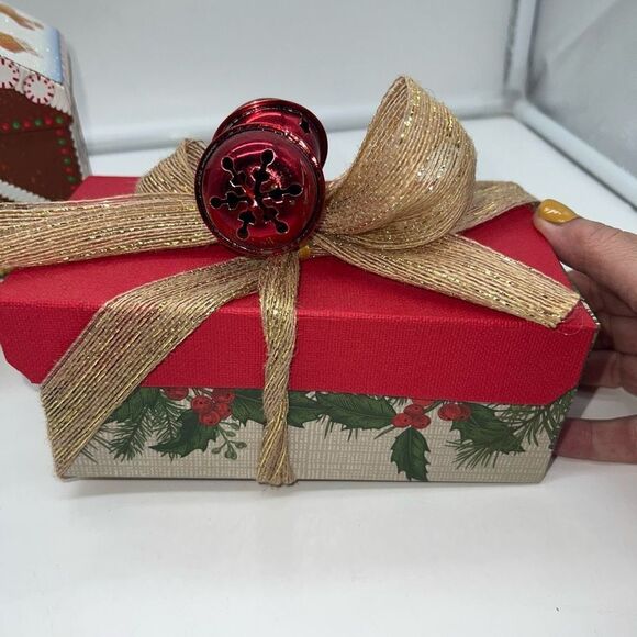 Set of Two Decorative Gift Boxes. - Picture 4 of 14